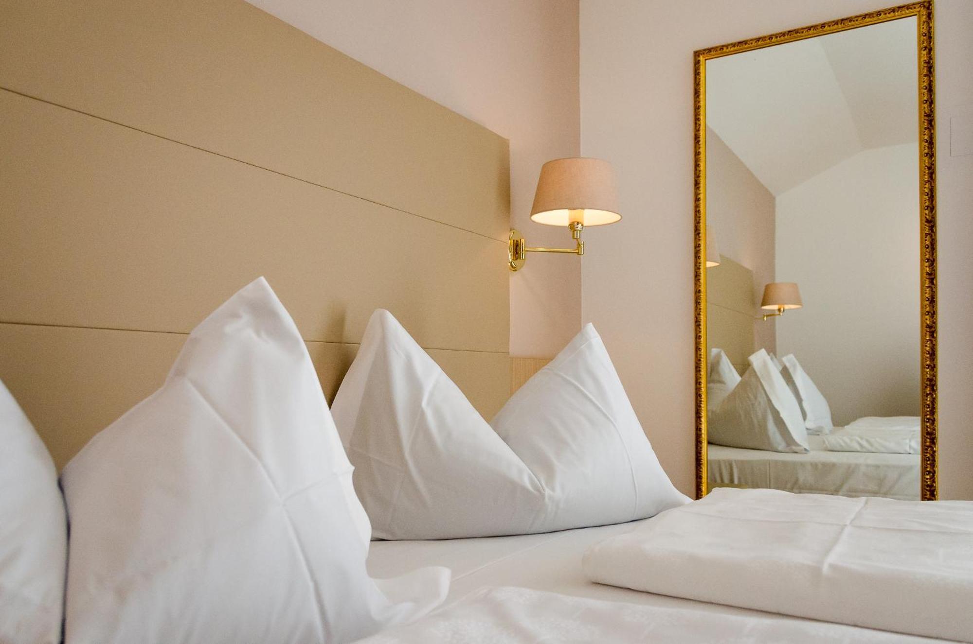 Tirolerin Garni Hotel แตร์เมโน ภายนอก รูปภาพ